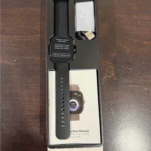 Black Smartwatch Wearable - Sleek Fitness Watch